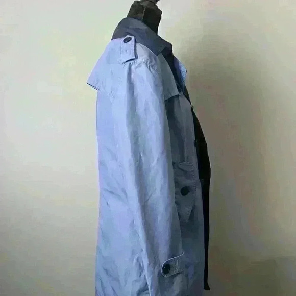 Official Disneyland Crewmember Jacket Size XS - Picture 4 of 5